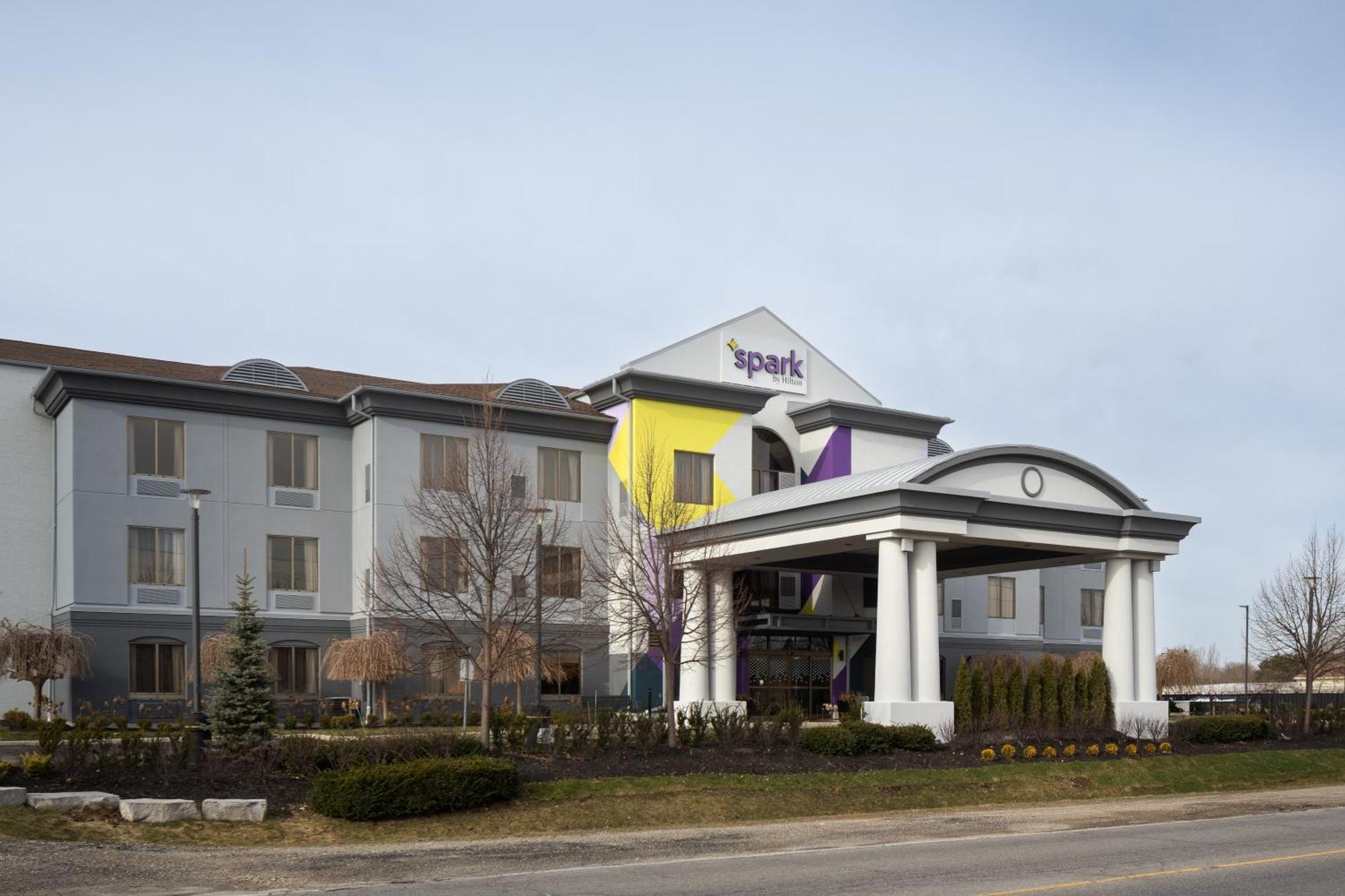 Spark By Hilton Гуэлф Экстерьер фото